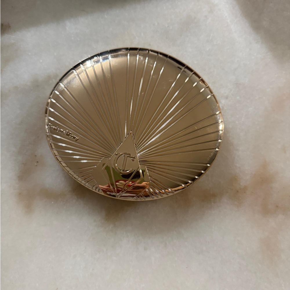 Charlotte Tilbury Airbrush Bronzer **Compact only!** - Picture 3 of 5
